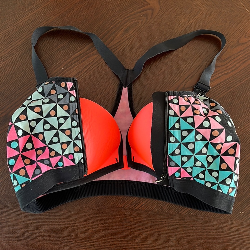 Victoria’s Secret Spot Bra Size 34DD Zip Front  Multicolor